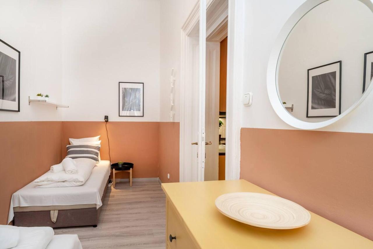 Central And Large Ac Home Away From Home Budapest Exterior foto