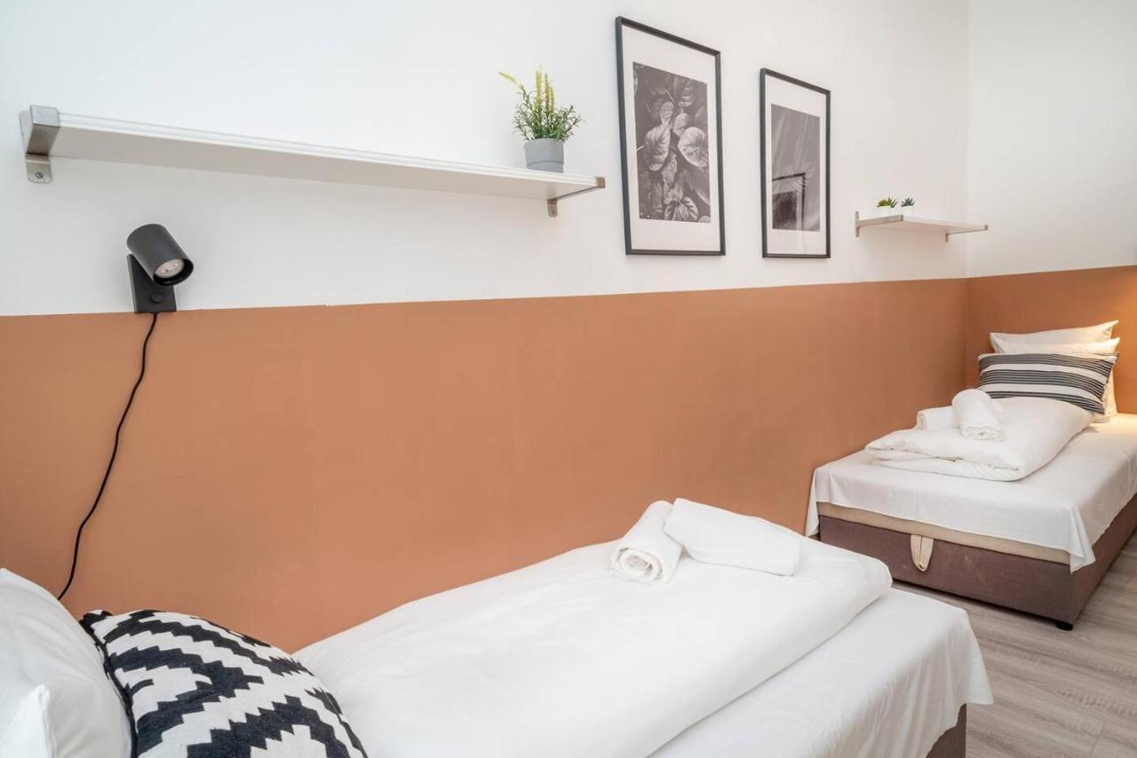 Central And Large Ac Home Away From Home Budapest Exterior foto