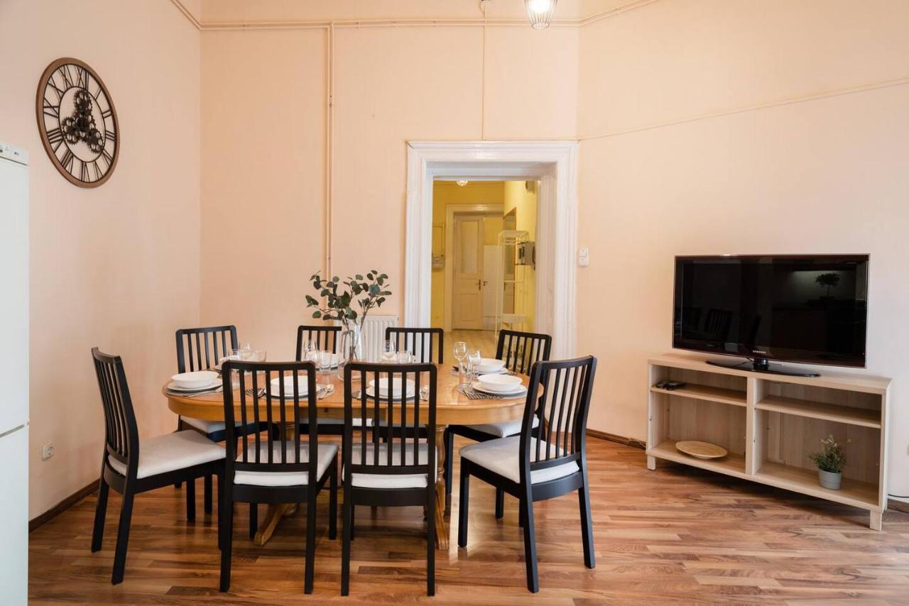 Central And Large Ac Home Away From Home Budapest Exterior foto