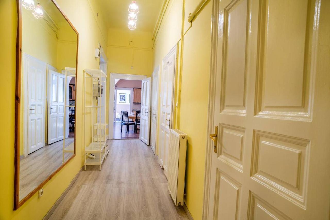 Central And Large Ac Home Away From Home Budapest Exterior foto