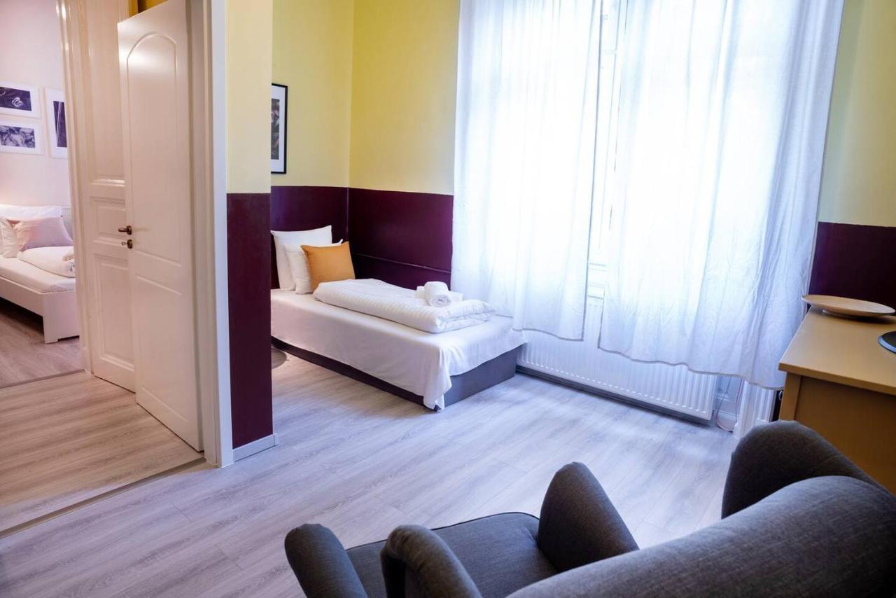Central And Large Ac Home Away From Home Budapest Exterior foto
