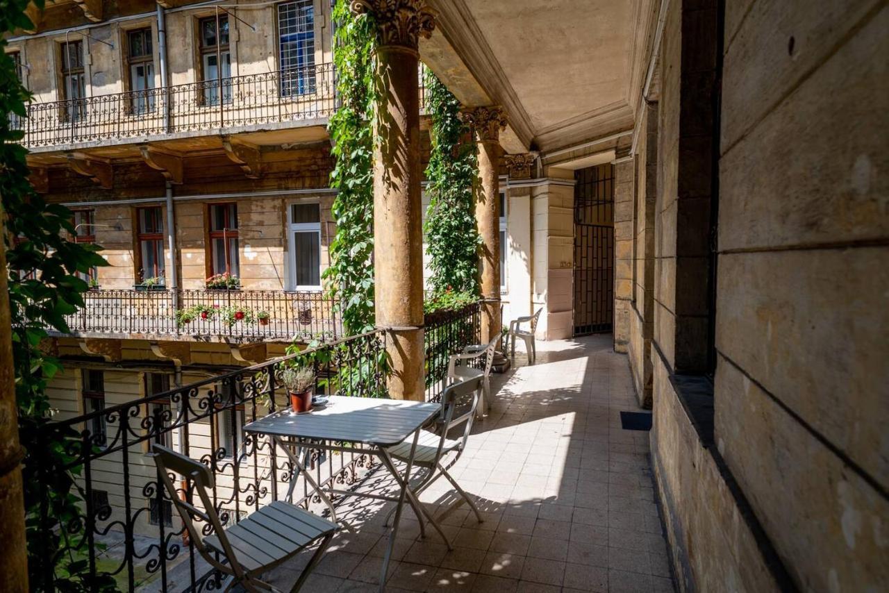 Central And Large Ac Home Away From Home Budapest Exterior foto
